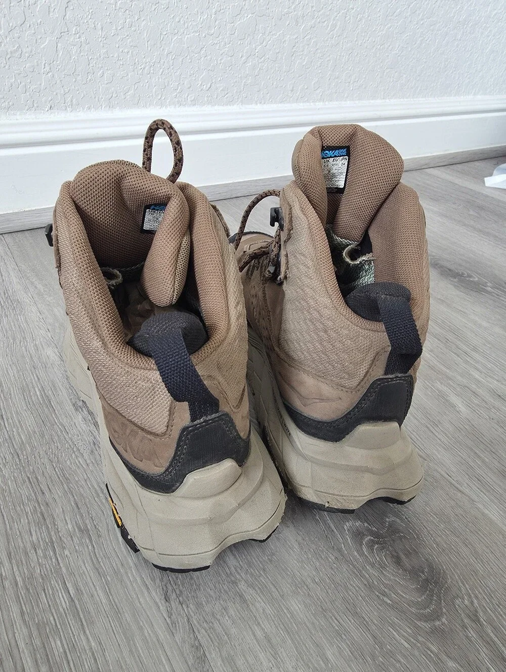 HOKA One One Women's Anacapa Mid GTX Hiking Boots Size 7 B - Picture 8 of 8